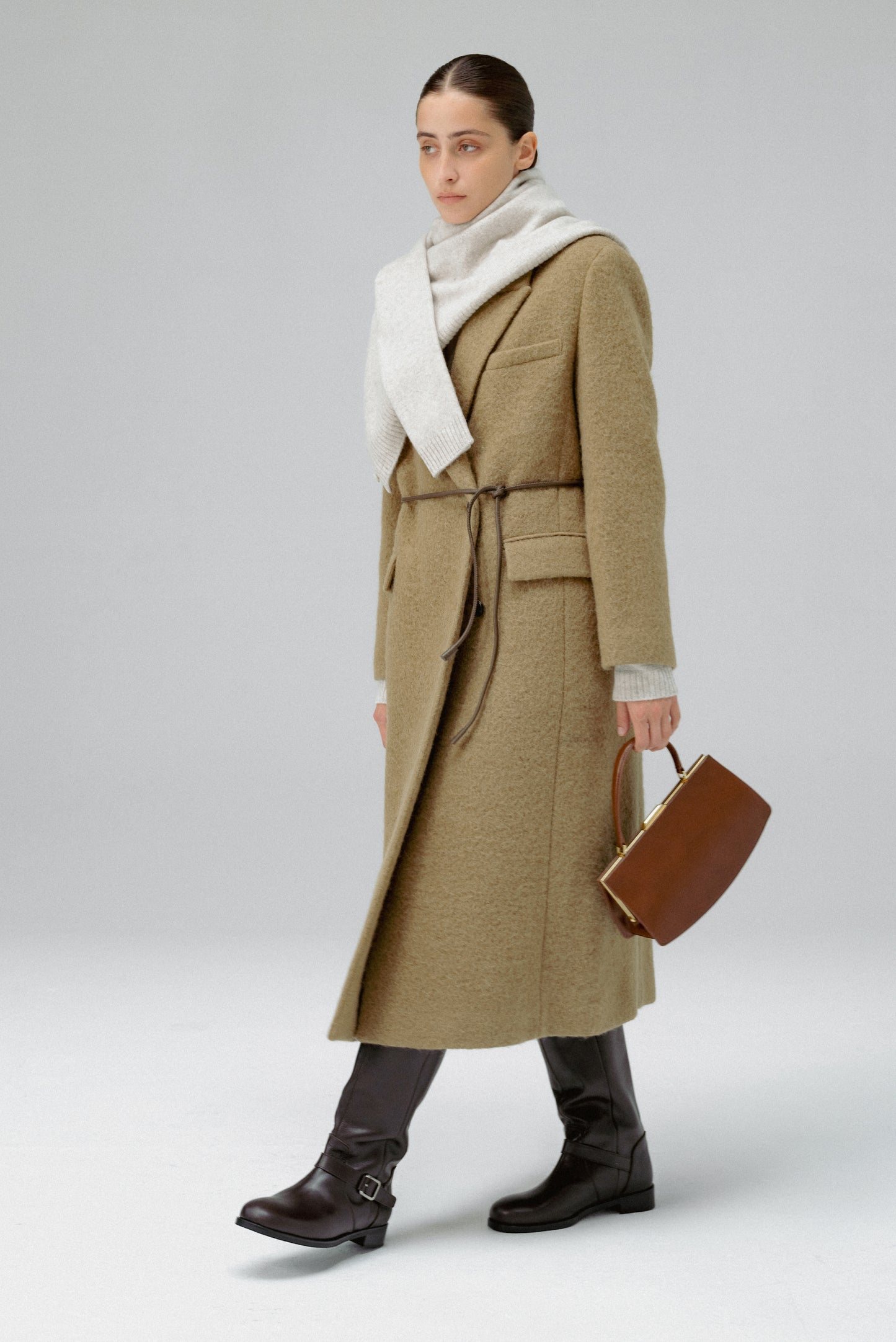 LUNE FORME TOTE BAG (OAK BROWN)