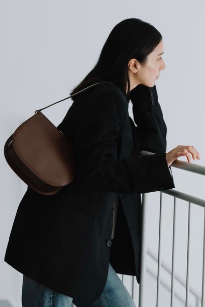 LUNE FORME BAG (OAK BROWN)