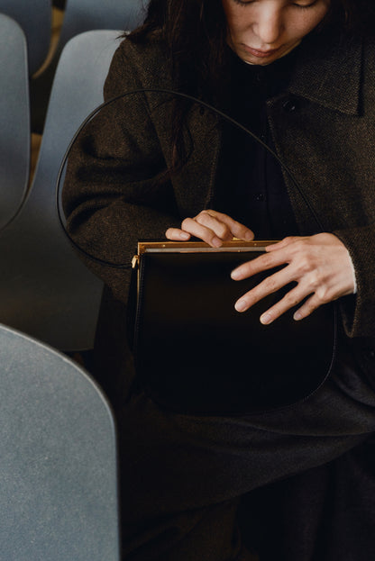 LUNE FORME BAG (SOFT BLACK)