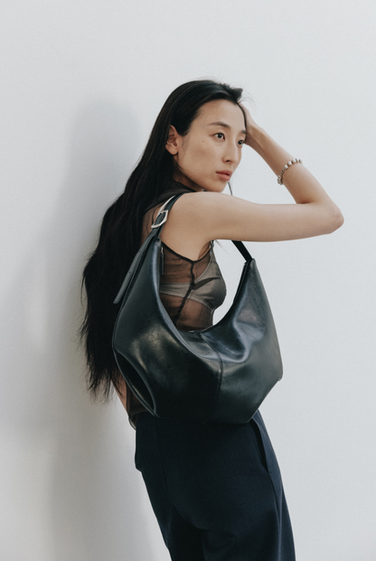MOSSY HOBO BAG (LEATHER BLACK)