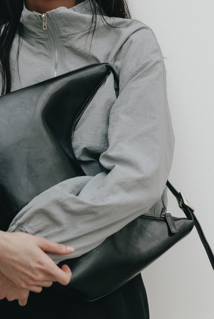 MOSSY HOBO BAG (LEATHER BLACK)