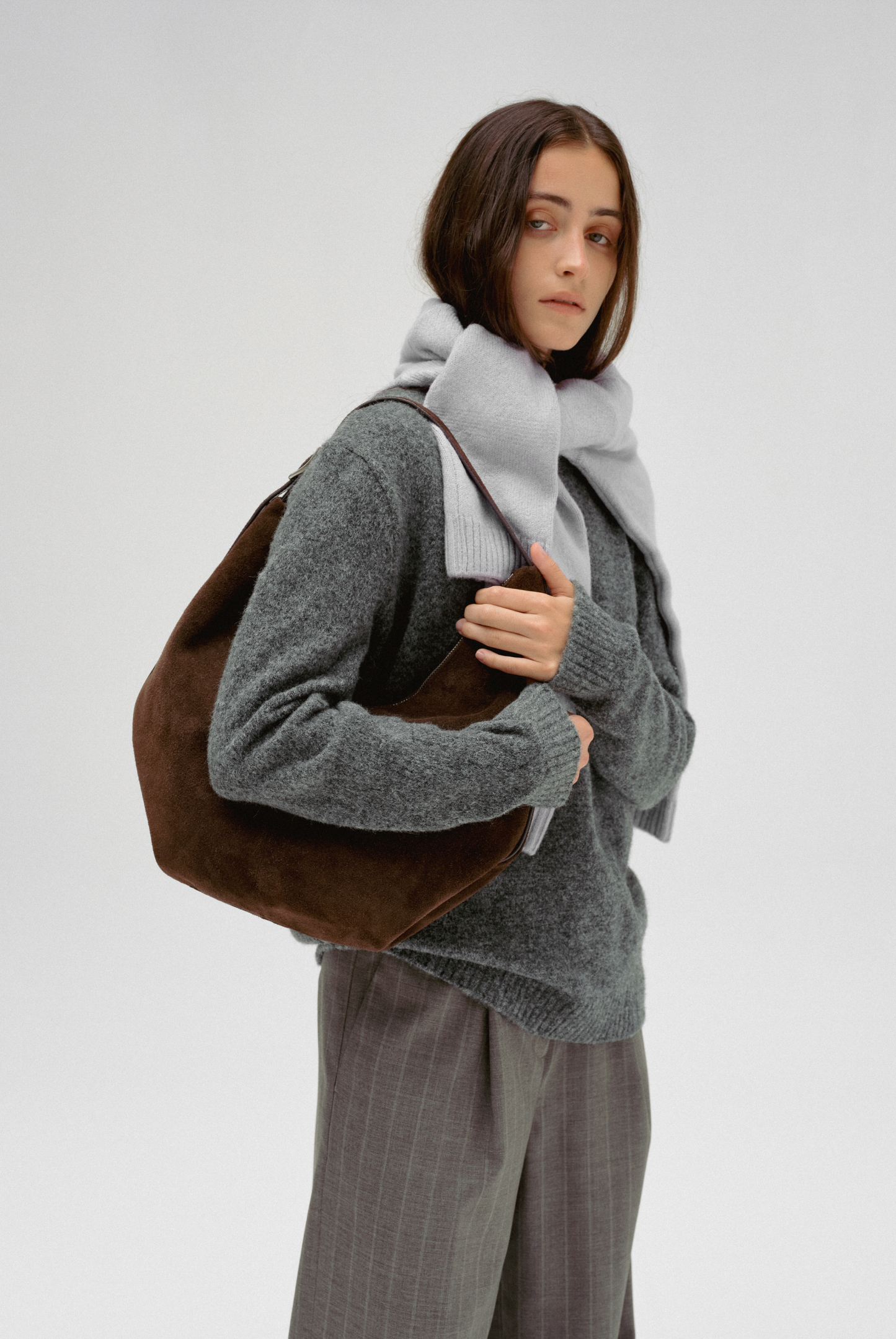 MOSSY HOBO BAG (SUEDE BROWN)