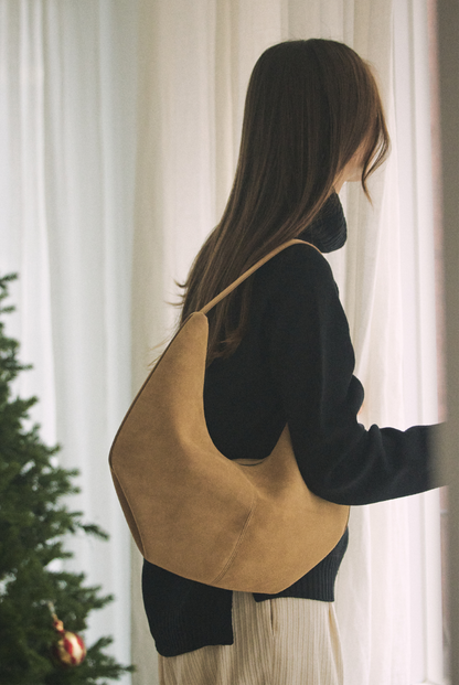 MOSSY HOBO BAG (SUEDE SAND)
