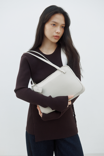 NADEL BOWLING SHOULDER BAG (PORCELAIN WHITE)