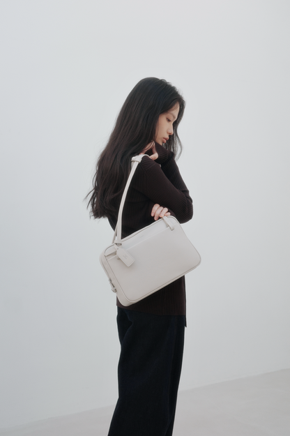 NADEL BOWLING SHOULDER BAG (PORCELAIN WHITE)