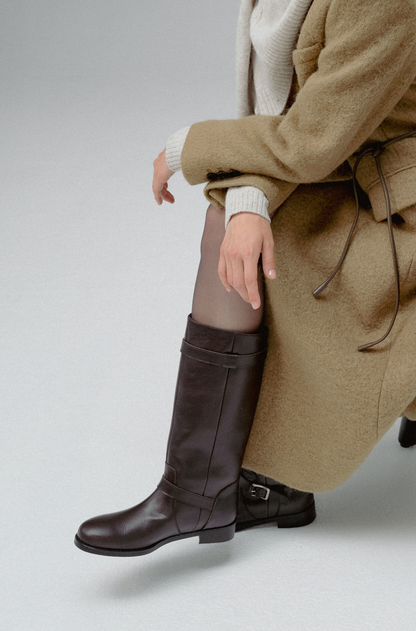 NOIR BUCKLE STRAP LEATHER BOOTS (ORGAN BROWN)