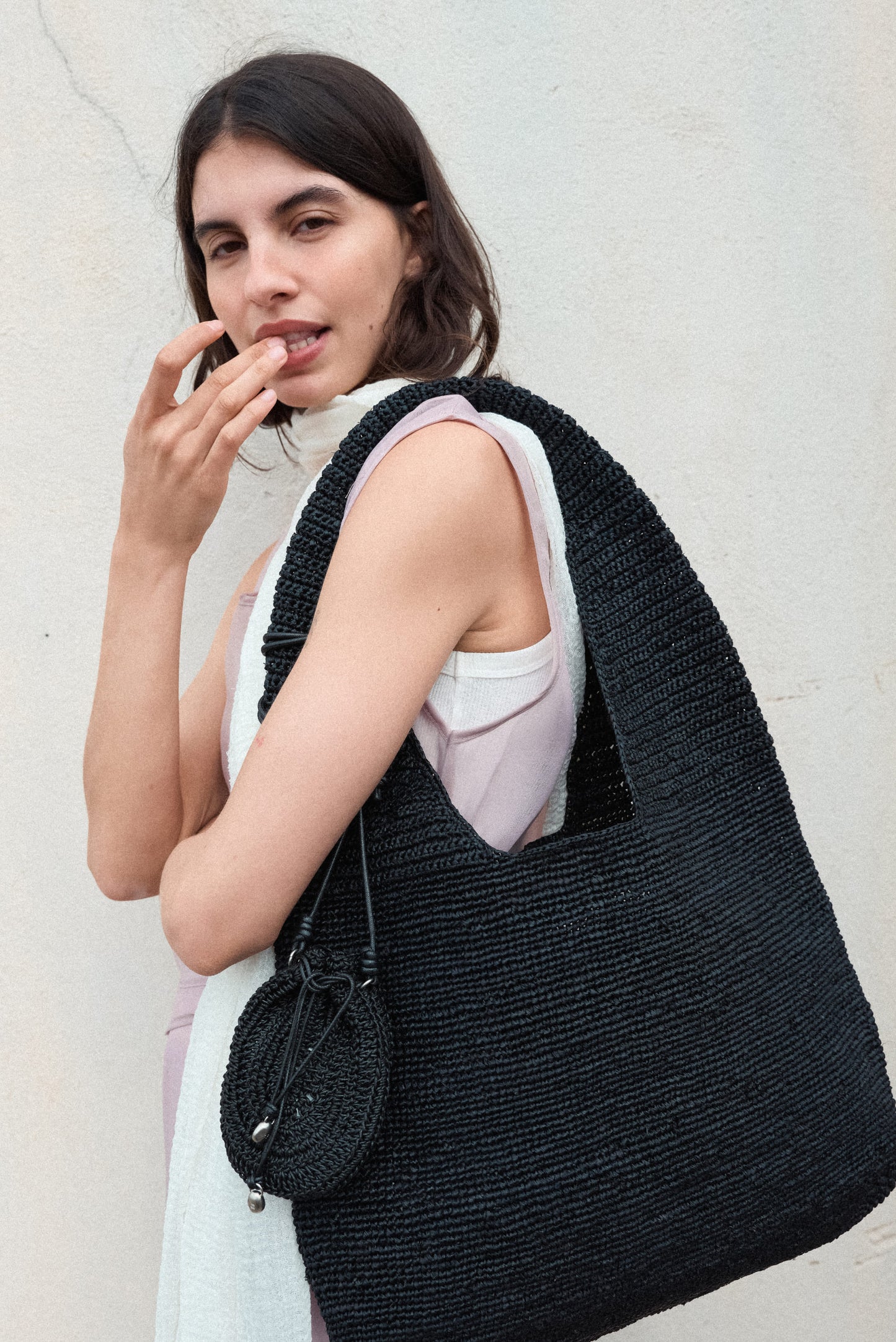 ORB MINI CROCHET BAG (SOFT BLACK)