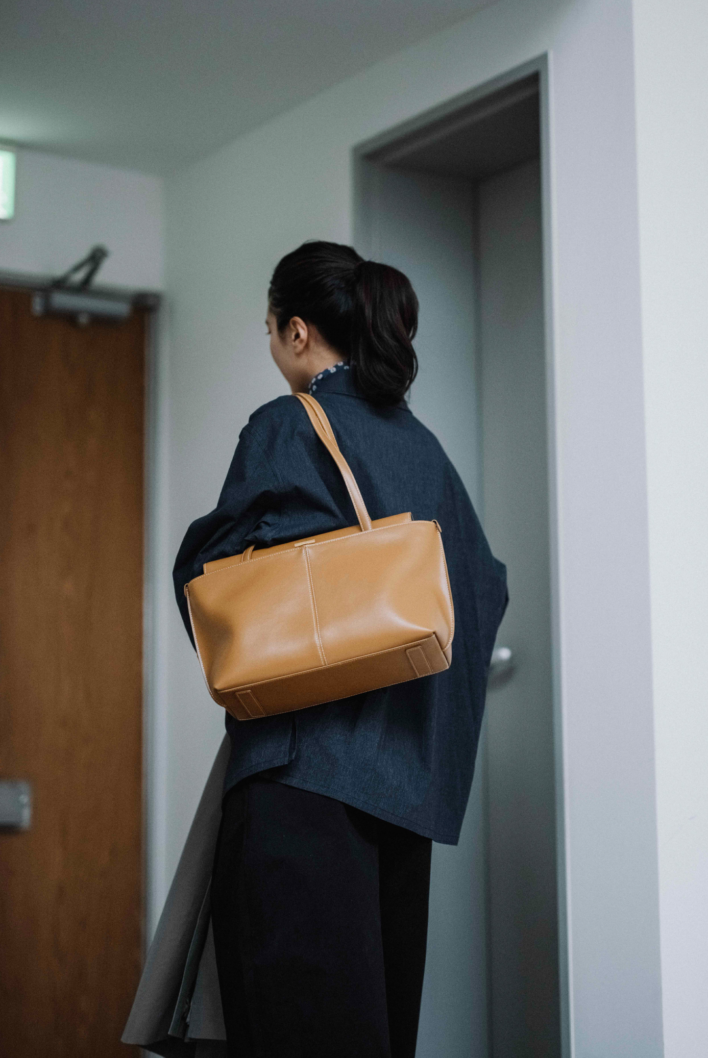 PANIER FLAP BAG (TAN BROWN)