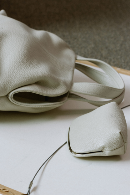 PAVE FRAME POUCH (MISTY WHITE)