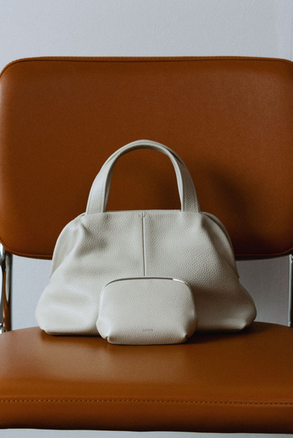 PAVE FRAME POUCH (MISTY WHITE)
