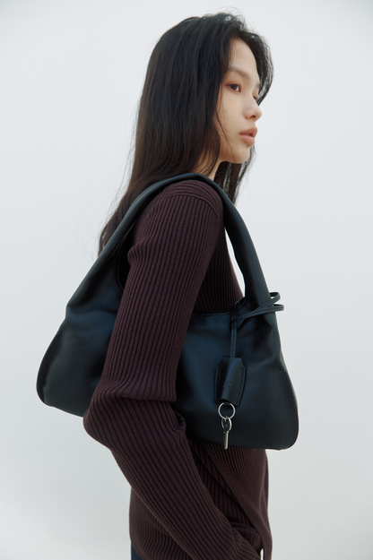 PILLOW HOBO BAG (SOFT BLACK)