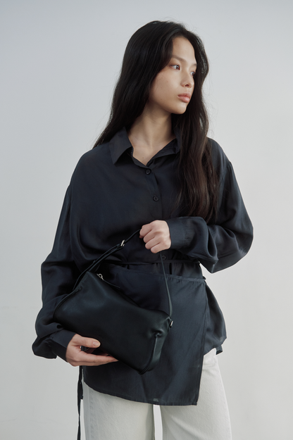 PILLOW TOTE BAG (SOFT BLACK)