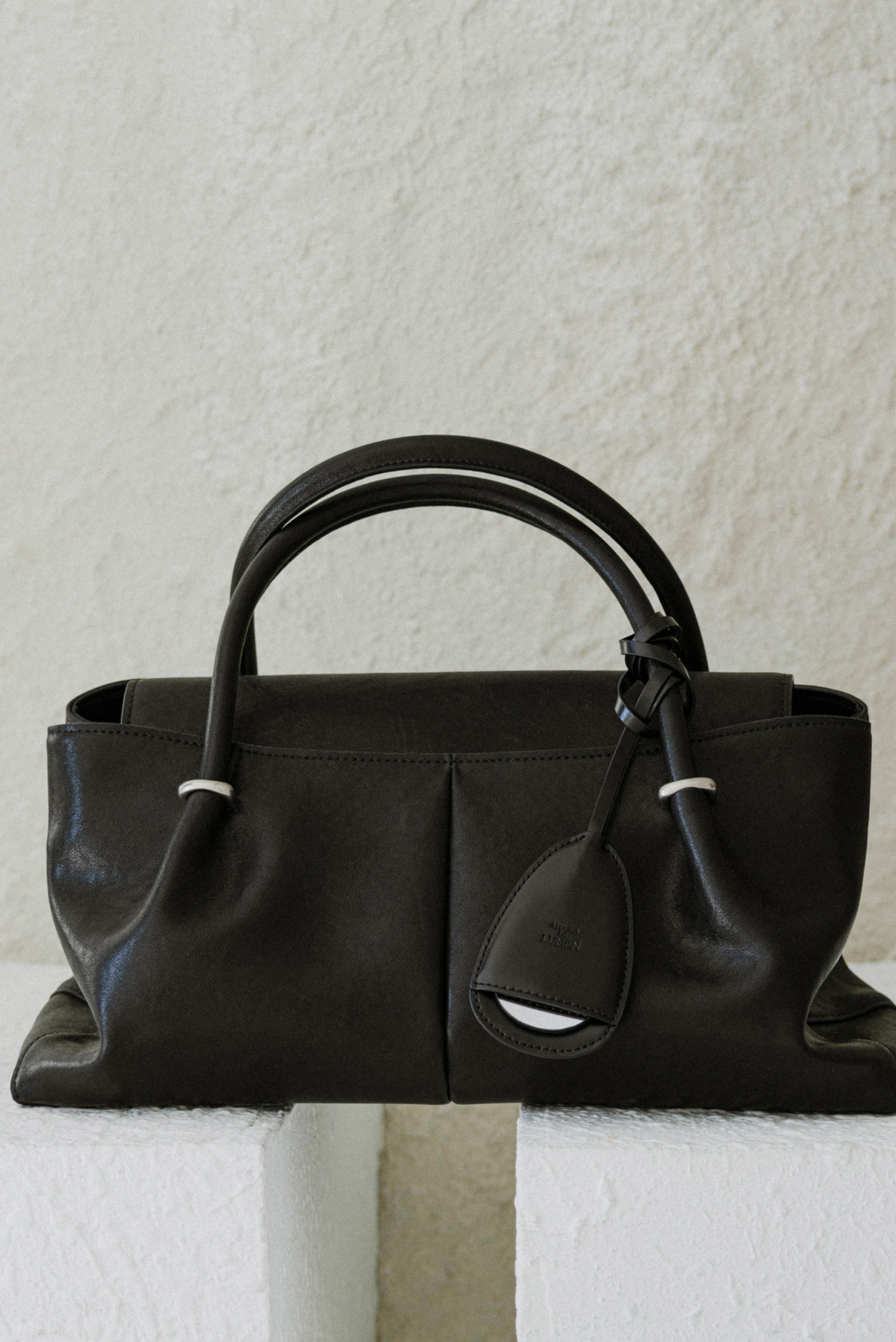 REFLET PLAT CHARM (SOFT BLACK)