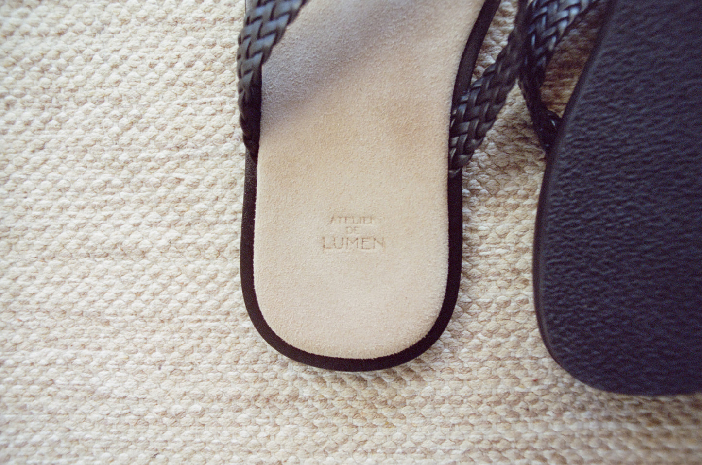 WOVEN FLIP (SUEDE SAND)